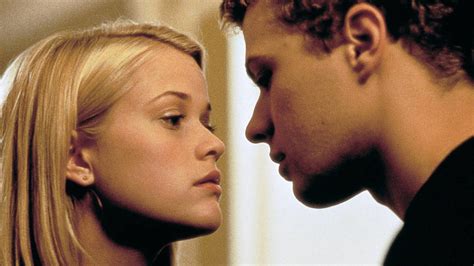 Cruel Intentions TV Creators on Sex Scenes, Changing the。